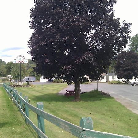 Colonnade Inn Lyndonville Buitenkant foto