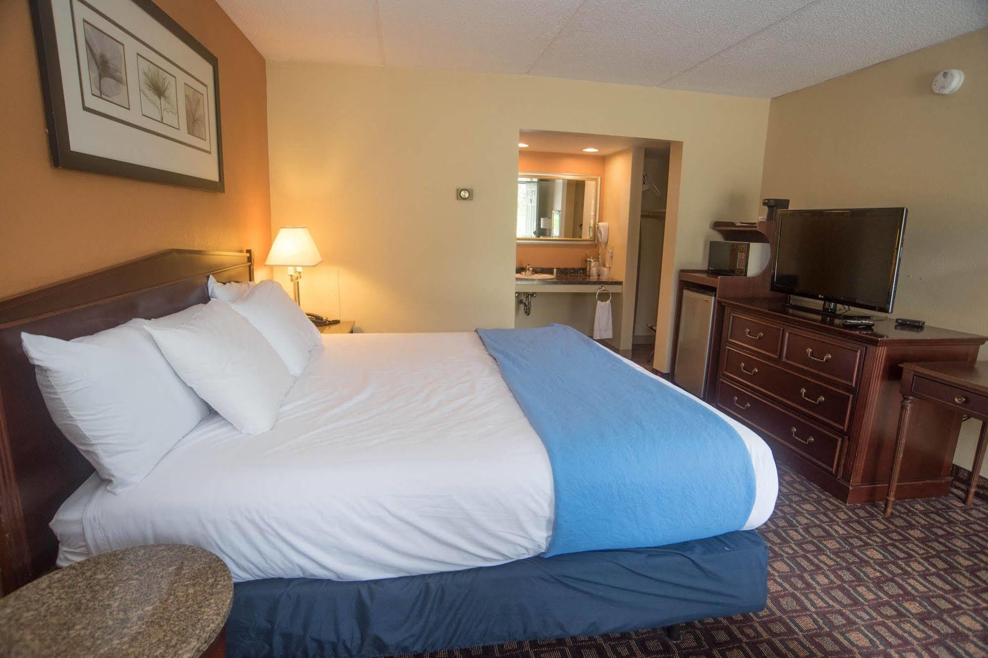 Colonnade Inn Lyndonville Buitenkant foto