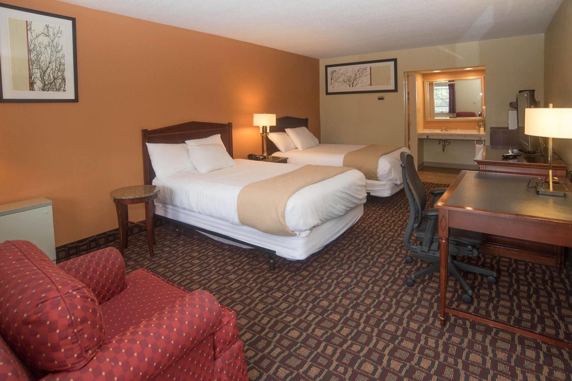 Colonnade Inn Lyndonville Buitenkant foto
