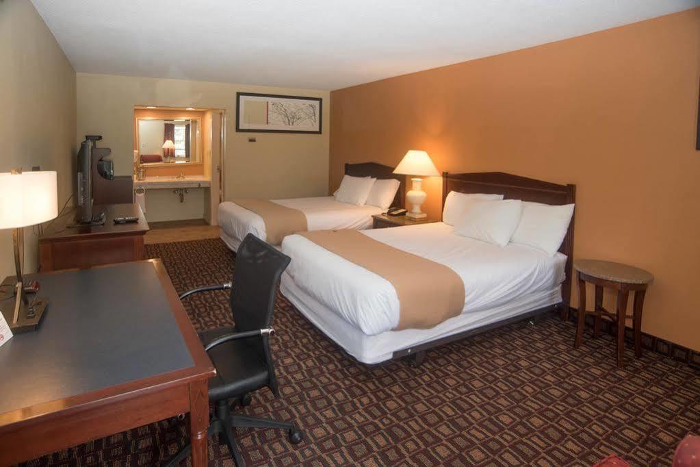 Colonnade Inn Lyndonville Buitenkant foto